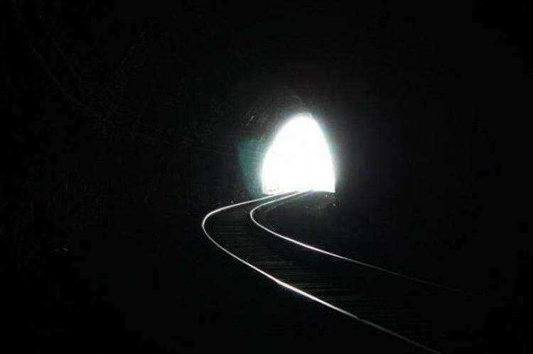 Ученые разгадали загадку света в конце тоннеля