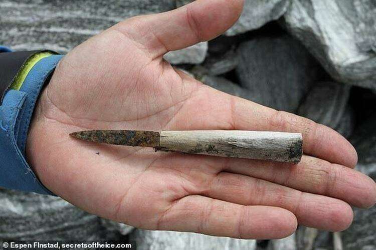 Маленький железный нож, 11 век н. э.