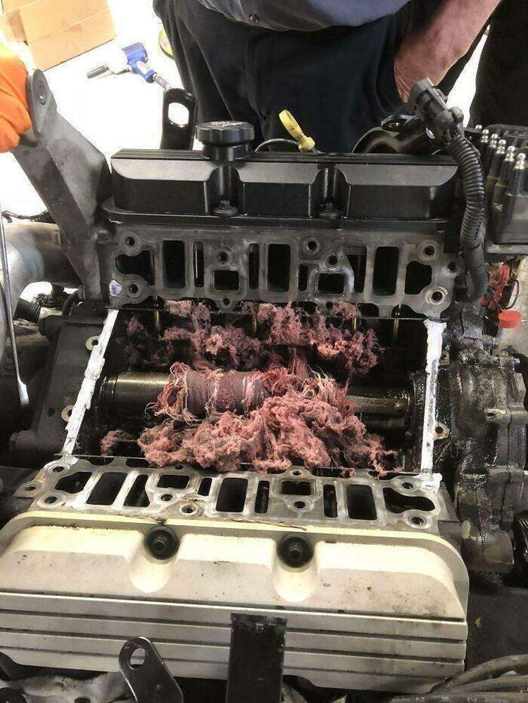 Когда в двигателе во время ремонта забыли тряпку