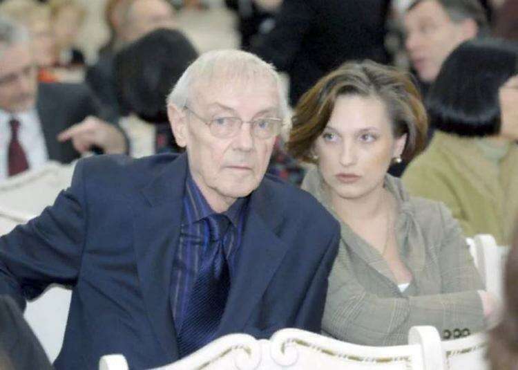 Как выглядит любимая внучка актёра Кирилла Лаврова, которая пошла по стопам деда