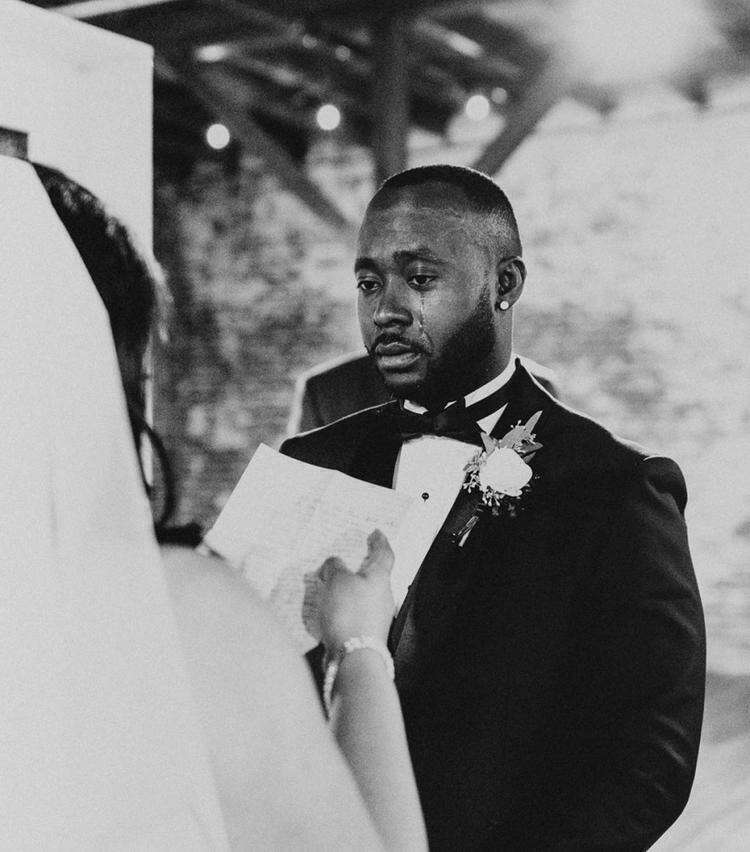 15+ будущих мужей, которые впервые увидели невесту в свадебном платье и не сумели сдержать нахлынувшие эмоции
